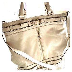 Michael kors white bucket bag